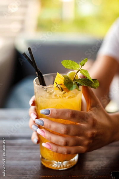 Obraz cocktail in a bar