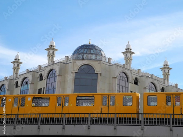 Obraz U-Bahn und Moschee