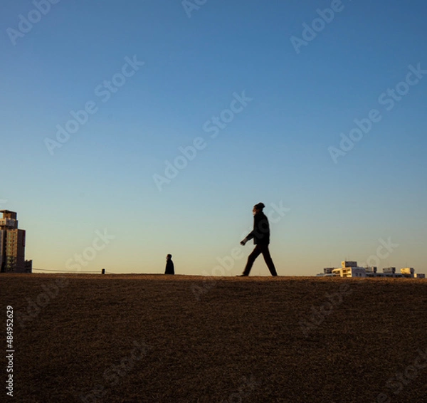 Obraz walking on the beach