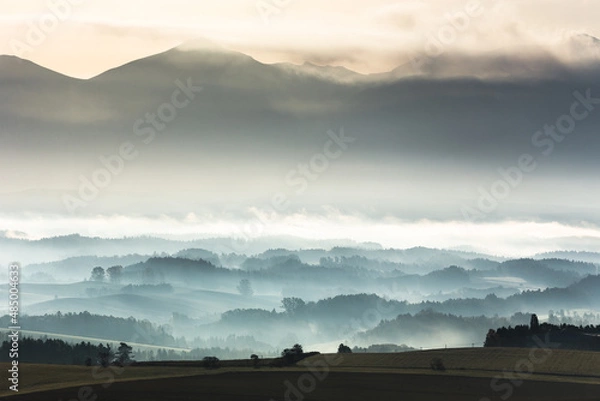 Obraz 10月の北海道、夜明けの美瑛・日本