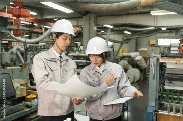 Obraz 工場　エンジニア　働く人