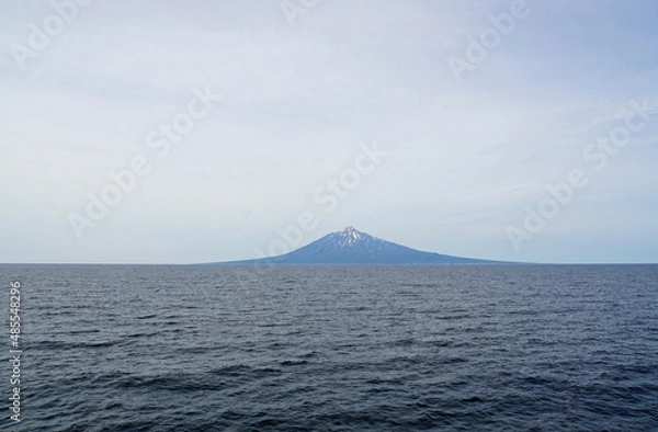 Obraz 海に浮かぶ利尻岳