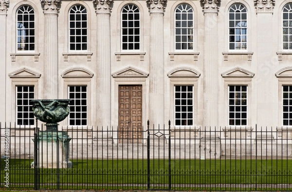 Fototapeta Warwick Vase and Senate House, Cambridge University