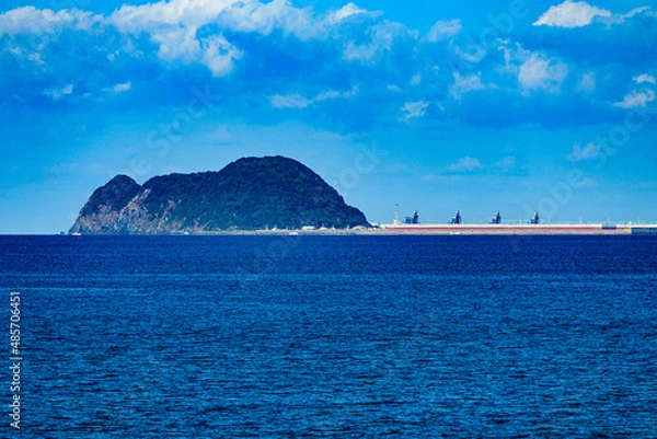 Obraz 響灘沖の男島 白島国家石油備蓄基地