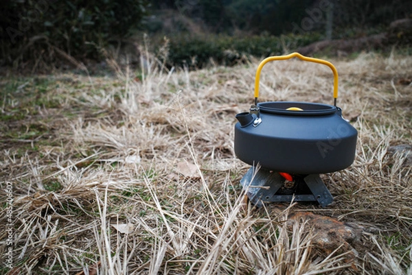 Fototapeta ポケットストーブとケトル
