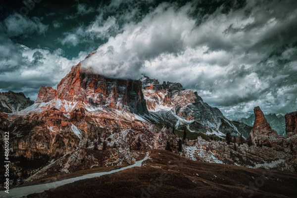 Obraz Dramatische Wolken in den Dolomiten