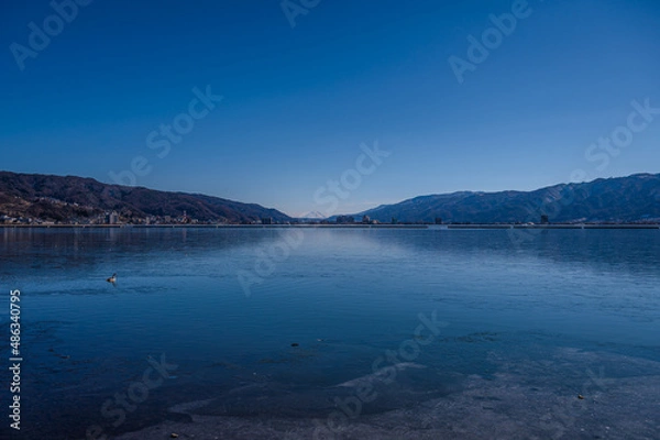 Fototapeta 凍結した諏訪湖と富士山
