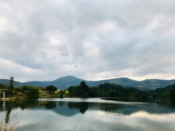 Obraz clouds over the lake