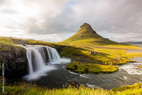 Obraz waterfall in Kirkjufell