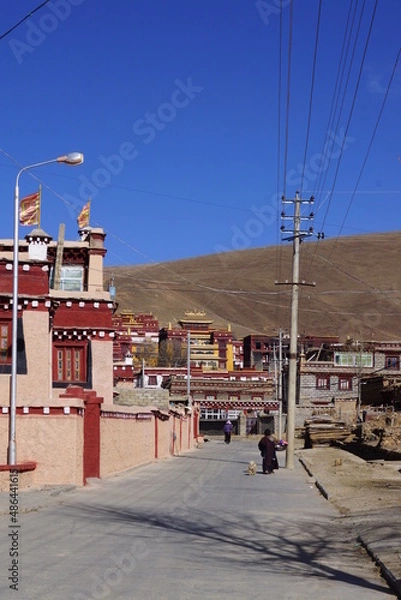Fototapeta チベット・カム地方 理塘の街並み