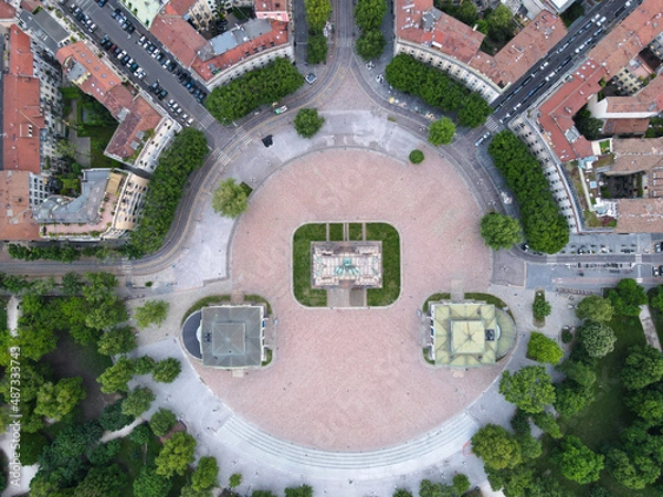 Obraz Aerial view of Arco della Pace in Milano, north Italy. Drone photography of Arch of Peace in Piazza Sempione, near Sempione park in the heart of Milan, Lombardy and Sforza Castle.