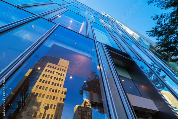 Fototapeta 高層ビル　超高層ビル　オフィスビル　ビジネス　オフィス