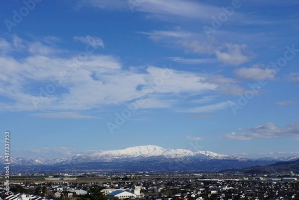 Obraz 冠雪した月山の遠望