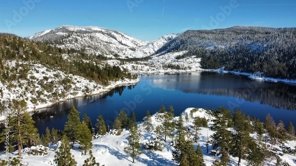 Obraz Pinecrest Lake, California, in winter