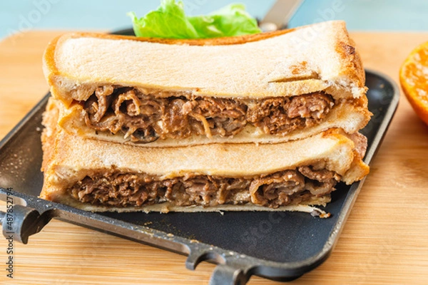 Fototapeta ビーフストロガノフのホットサンド