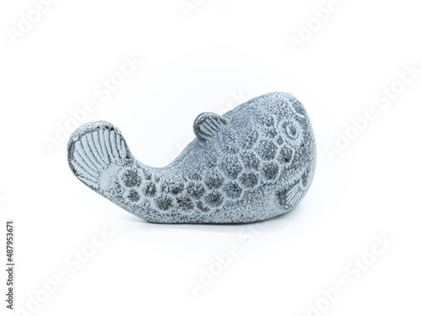 Obraz 돌을 조각하여 만든 물고기 스타일의 펜 받침대