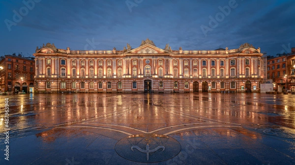 Fototapeta Night view of the Place du Capitole and Hôtel de Ville de Toulouse