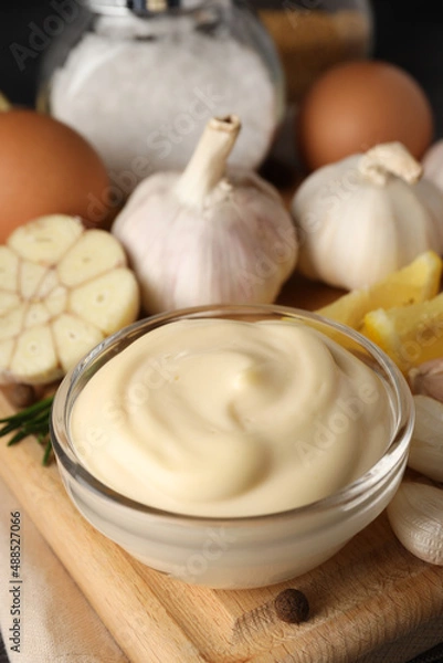 Fototapeta Concept of cooking garlic sauce, close up