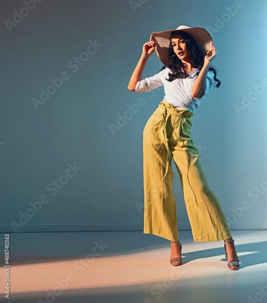 Obraz Haliday photo of a young smiling womanHaliday photo of a young smiling woman