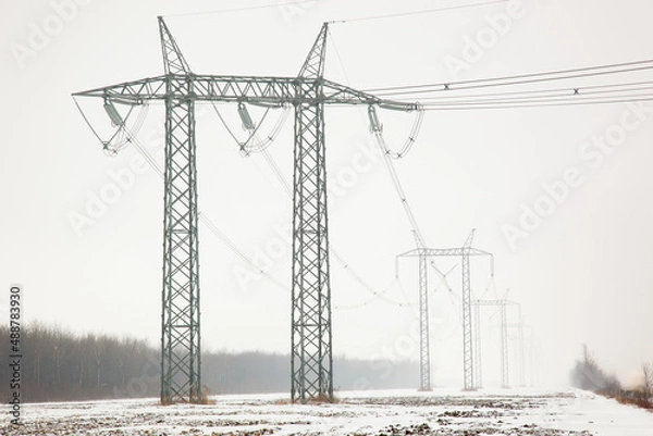 Obraz Pylône électrique dans le brouillard hivers