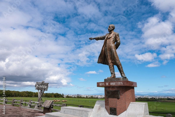 Obraz 羊ヶ丘展望台のクラーク博士銅像と青空