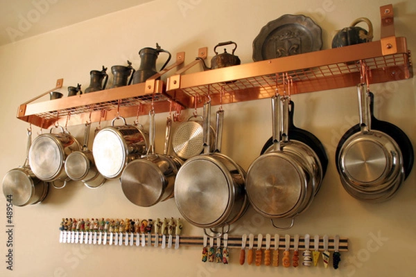 Obraz wiszące garnki i patelnie 1