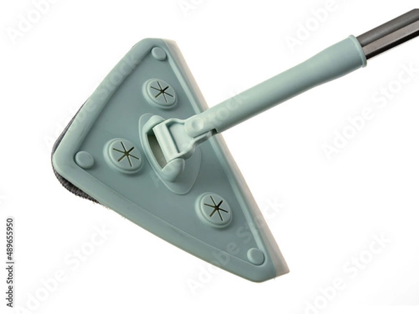 Obraz The mop is triangular with interchangeable nozzles.