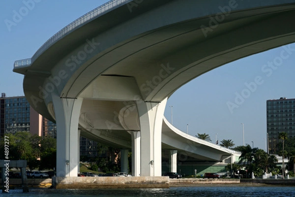 Obraz curved concrete bridge support