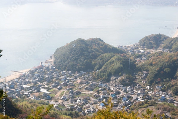 Obraz 高台から見える港に面した街の風景
