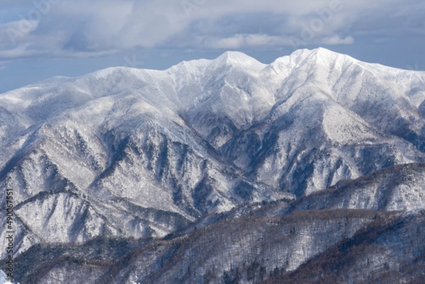 Fototapeta 雪を纏った稜線
