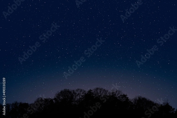 Fototapeta 星空とシルエットの山CG