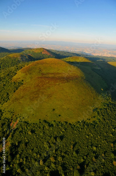 Obraz Vue aérienne Puy de dome et du Parc des volcans d'Auvergne