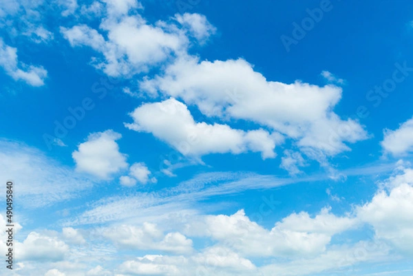 Obraz cumulus clouds on blue sky, springtime cloudscape