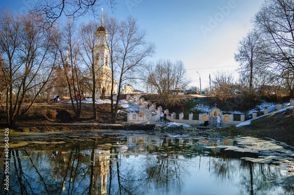 Obraz Russia, Moscow region, the manor of Lopasnya-Zachatievskoe, view of the manor pond and the church.