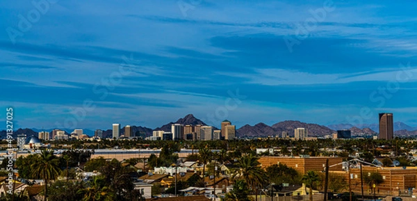 Obraz WIDE PANORAMIC SKYLINES OF TUCSON ARIZONA WITH BLUE SKY