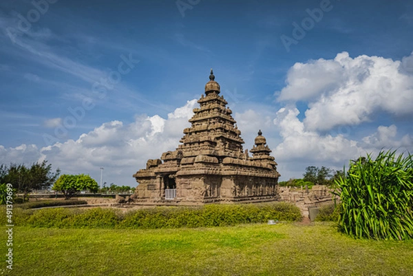 Fototapeta Shore temple built by Pallavas is UNESCO`s World Heritage Site located at Mamallapuram or Mahabalipuram in Tamil Nadu, South India. Very ancient place in the world.