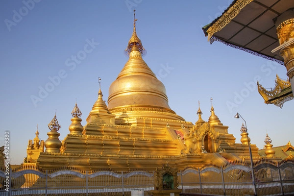 Obraz Myanmar, golden stupa
