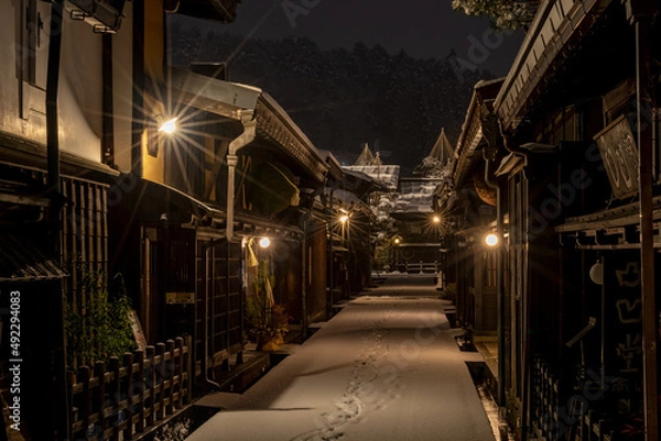 Fototapeta 飛騨高山 雪の古い町並
