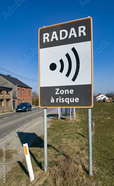Obraz Panneau de présence d'un radar dans une zone à risque