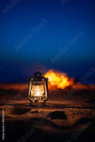 Fototapeta 焚き火とランタン