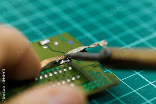 Fototapeta 半田付け作業