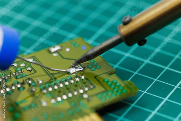 Fototapeta 半田付け作業