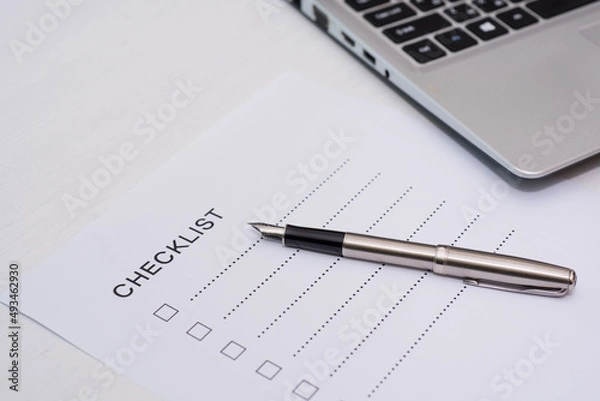 Obraz checklist on white paper