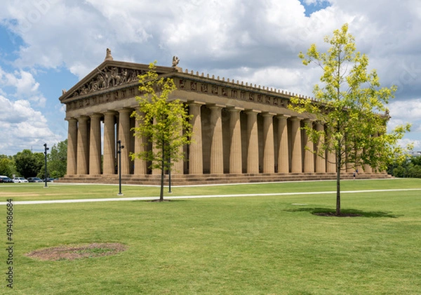 Fototapeta Modern replica of the ancient Greek Parthenon built in Centennial park in Nashville Tennessee out of concrete rather than stone.