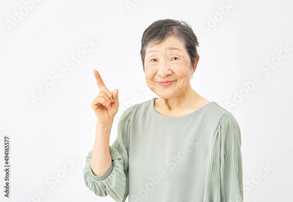 Fototapeta 高齢者　指差し　白背景