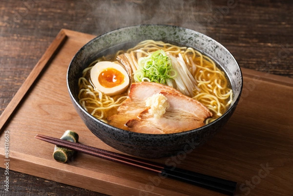 Obraz 湯気の立つ、シズル感のある味噌ラーメン