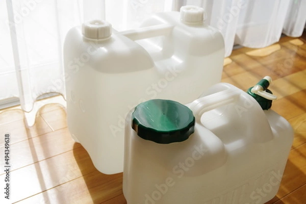 Obraz 水の入ったポリタンク