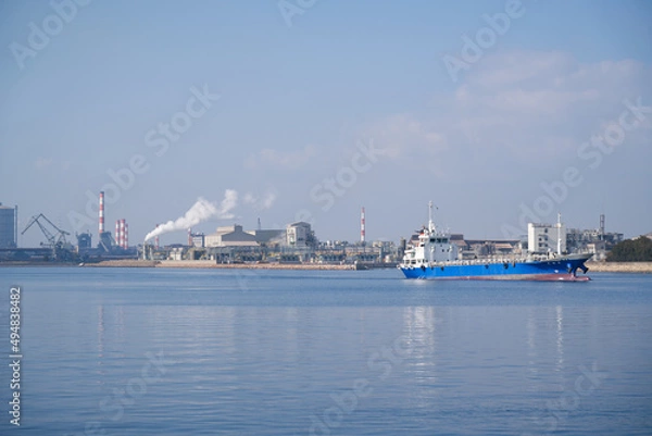 Obraz 加古川の工業地帯と貨物船