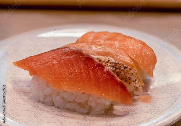 Fototapeta 廻るお寿司屋のお寿司たち