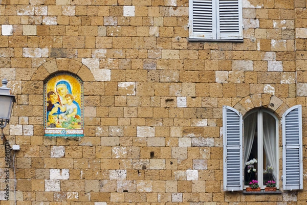 Fototapeta イタリアの街のレンガ造りの壁